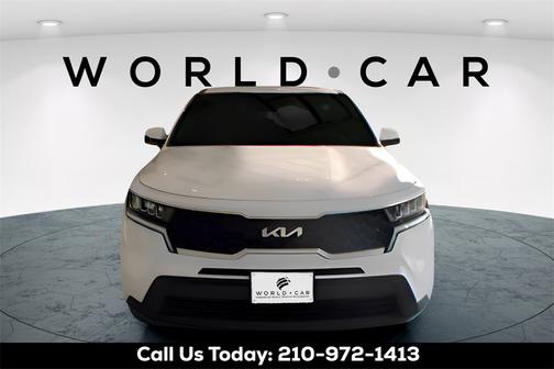 2022 Kia Sorento LX w/ 3rd Row, Heated Mirrors, Lane
