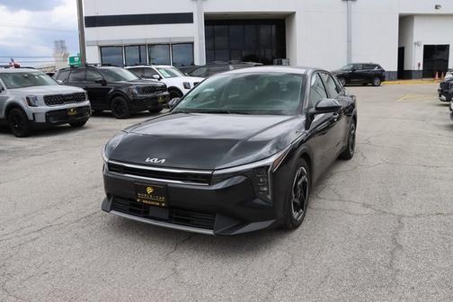 2025 Kia K4 EX w/ Wireless Charger, Remote Start,