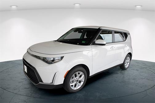 2024 Kia Soul LX w/ Tech Pkg, Lane Assist, Collision