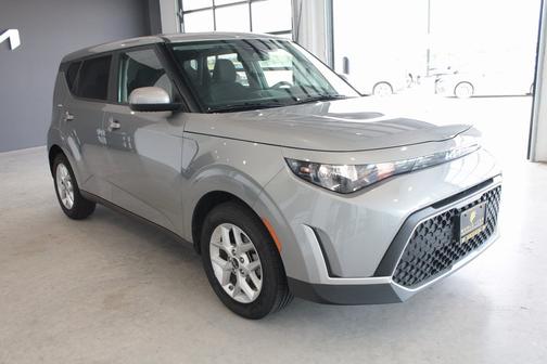 2024 Kia Soul LX w/ Tech Pkg, Lane Assist, Collision