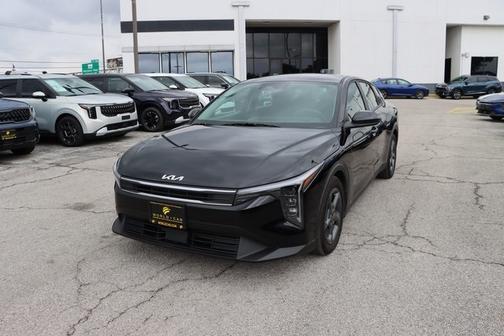 2025 Kia K4 LXS w/ Keyless Entry, Rear Camera,