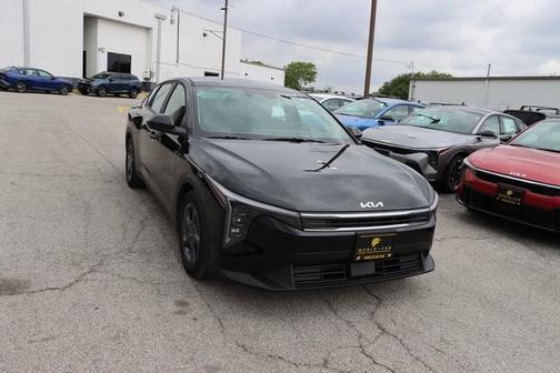 2025 Kia K4 LXS w/ Keyless Entry, Rear Camera,
