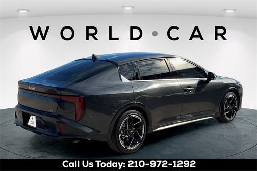 2025 Kia K4 GT-Line w/ Navigation, Heated