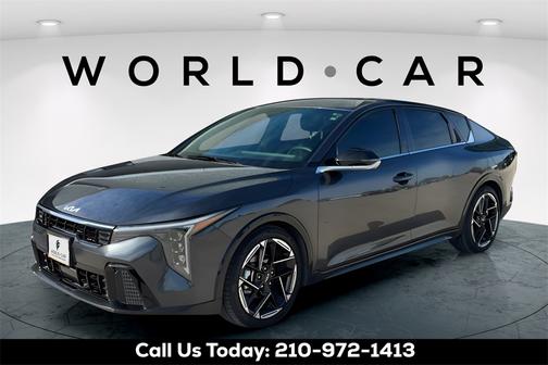 2025 Kia K4 GT-Line w/ Navigation, Heated