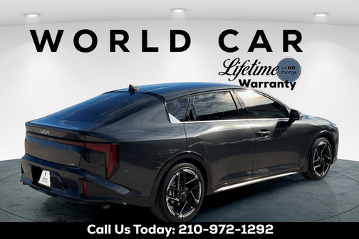 2025 Kia K4 GT-Line w/ Navigation, Heated