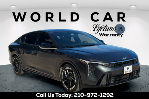 2025 Kia K4 GT-Line w/ Navigation, Heated