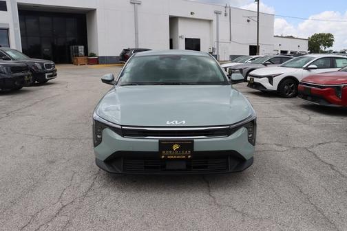 2025 Kia K4 LXS w/ Remote Start, Smart Trunk,