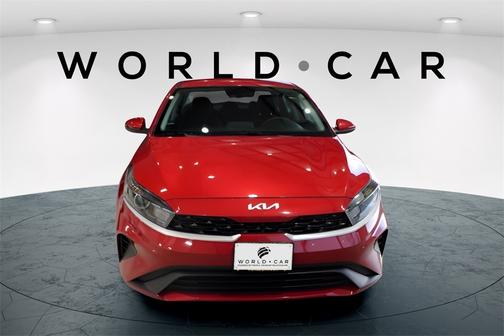 2024 Kia Forte LXS w/ Keyless Entry, Lane Assist,