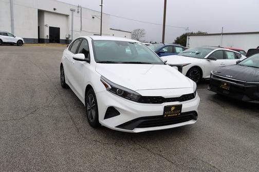 2023 Kia Forte LXS w/ Rear Camera, Bluetooth,