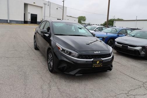 2024 Kia Forte LXS w/ Tech Pkg, Lane Assist, Keyless