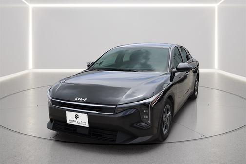 2025 Kia K4 LXS w/ Lane Assist, Heated Mirrors,