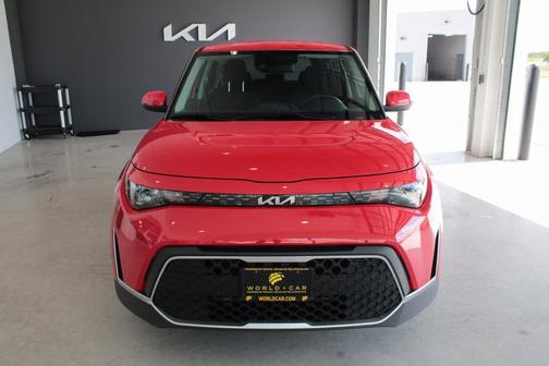2024 Kia Soul LX w/ Tech Pkg, Lane Assist, Collision