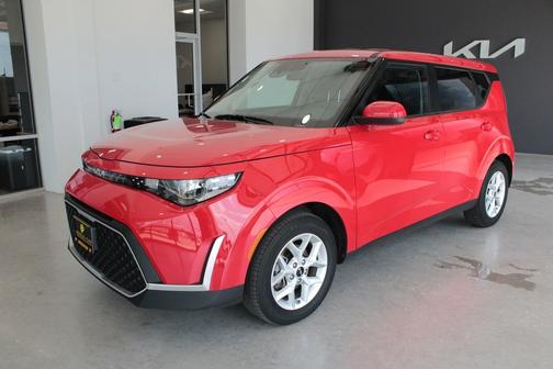 2024 Kia Soul LX w/ Tech Pkg, Lane Assist, Collision