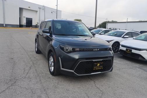 2024 Kia Soul LX w/ Tech Pkg, Keyless Entry, Rear