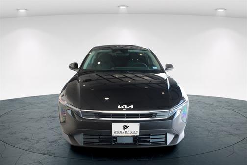 2025 Kia K4 LXS w/ Remote Start, Heated Mirrors,