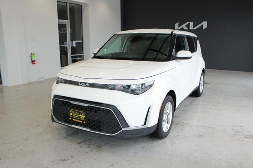2024 Kia Soul LX w/ Tech Pkg, Rear Camera, Keyless