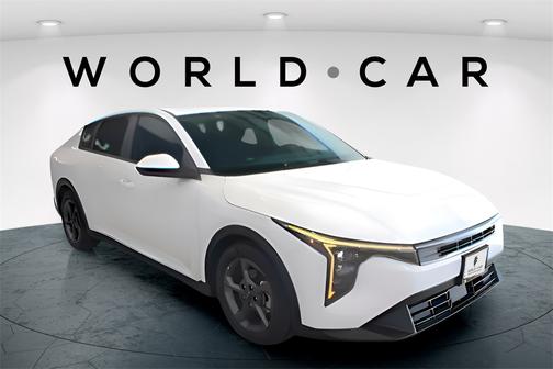 2025 Kia K4 LXS w/ Remote Start, Heated Mirrors,