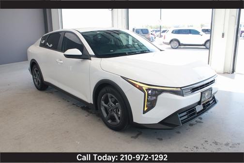 2025 Kia K4 LXS w/ Remote Start, Heated Mirrors,