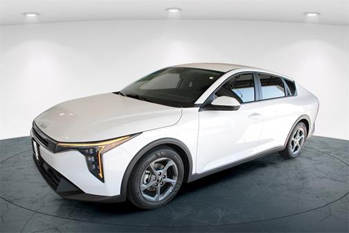 2025 Kia K4 LXS w/ Remote Start, Heated Mirrors,