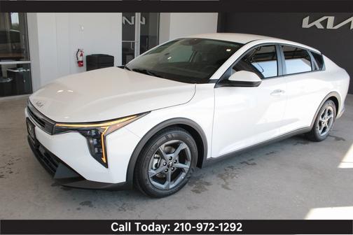 2025 Kia K4 LXS w/ Remote Start, Heated Mirrors,