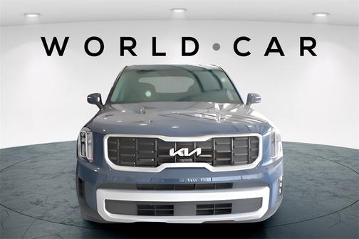 2025 Kia Telluride S w/ SynTex, 3rd Row, Rear Captains