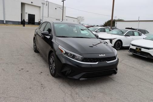 2024 Kia Forte LXS w/ Rear Camera, Keyless Entry,