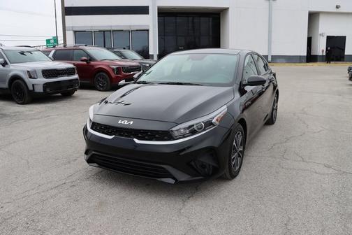 2024 Kia Forte LXS w/ Rear Camera, Keyless Entry,