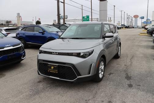 2023 Kia Soul LX w/ Tech Pkg, Keyless Entry,