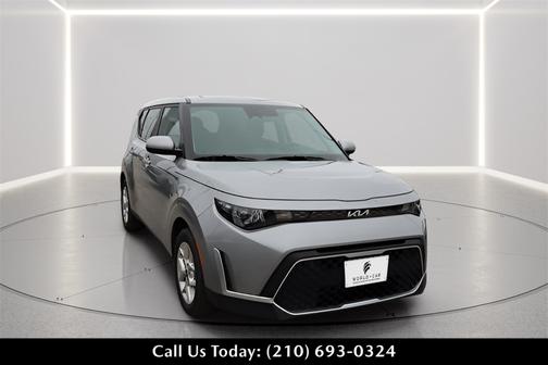 2023 Kia Soul LX w/ Tech Pkg, Keyless Entry,