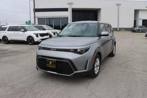 2024 Kia Soul LX w/ Tech Pkg, Keyless Entry, Rear