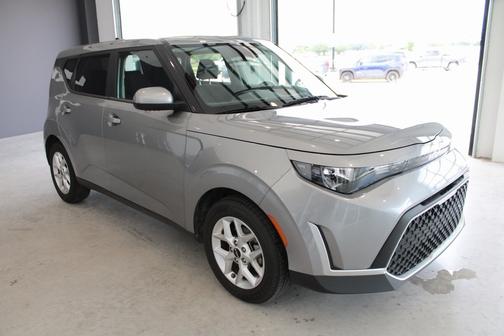 2023 Kia Soul LX w/ Tech Pkg, Rear Camera, Keyless