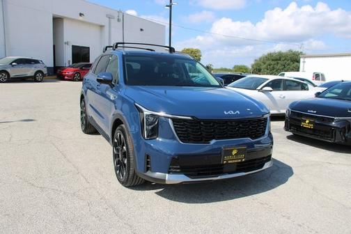 2024 Kia Sorento SX w/ SynTex, 3rd Row, Rear Captains