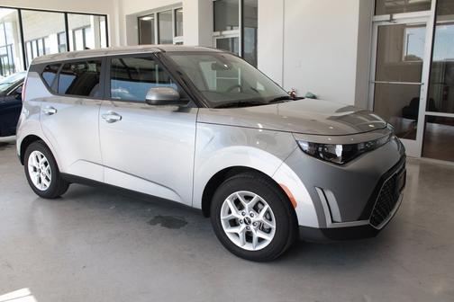 2024 Kia Soul LX w/ Tech Pkg, Keyless Entry,