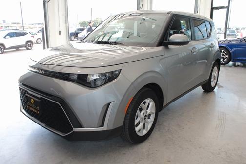 2024 Kia Soul LX w/ Tech Pkg, Keyless Entry,