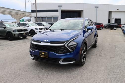 2023 Kia Sportage EX w/ SynTex, Navigation, Heated
