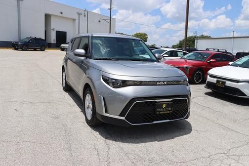 2024 Kia Soul LX w/ Tech Pkg, Lane Assist, Keyless