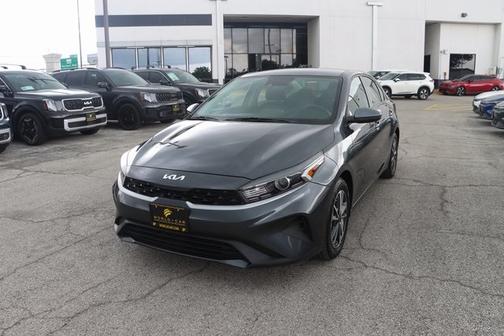 2024 Kia Forte LXS w/ Keyless Entry, Cruise Control,