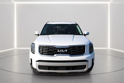 2025 Kia Telluride S w/ SynTex, 3rd Row, Rear Captains