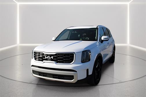 2025 Kia Telluride S w/ SynTex, 3rd Row, Rear Captains