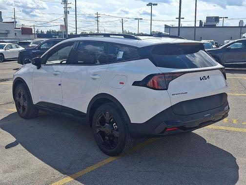 Glacial White Pearl 2027 Kia Sportage X-Line