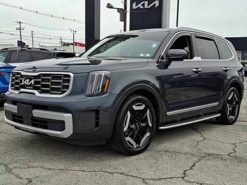 Gray 2024 Kia Telluride S