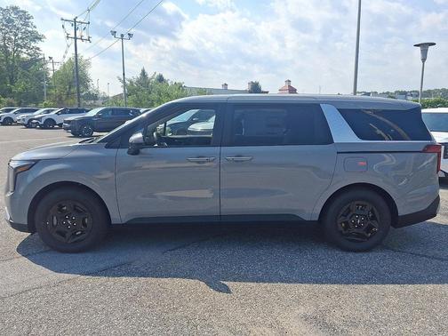 Ceramic Silver 2027 Kia Carnival LXS