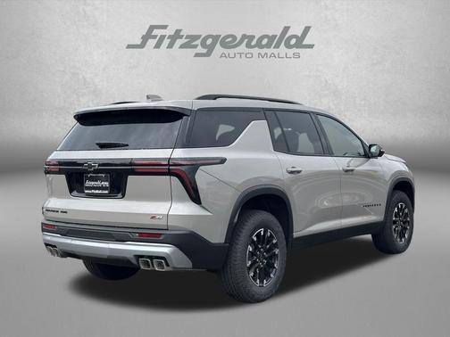 Sandstone Gray 2026 Chevrolet Traverse AWD Z71