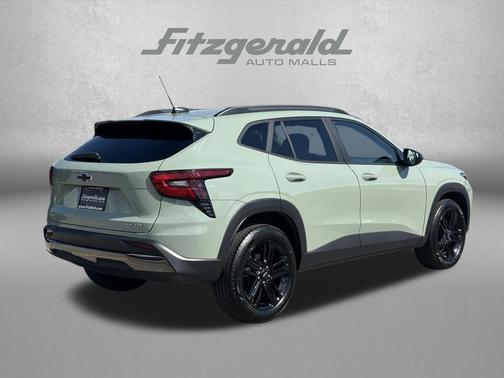 Cacti Green 2026 Chevrolet Trax FWD ACTIV