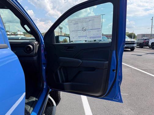 Reef Blue Metallic 2026 Chevrolet Colorado Trail Boss