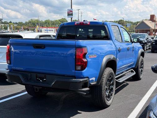 Reef Blue Metallic 2026 Chevrolet Colorado Trail Boss