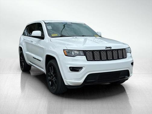 2022 Jeep Grand Cherokee Laredo