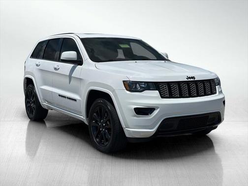 2022 Jeep Grand Cherokee Laredo