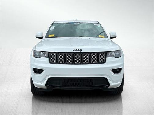 2022 Jeep Grand Cherokee Laredo