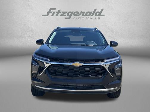 Mosaic Black Metallic 2026 Chevrolet Trax LT